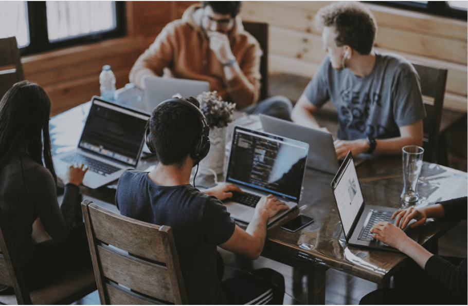 IT-Professional-min IT Professionals collaborating together